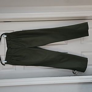 LEVI'S DOCKERS MEN'S CASUAL PANTS. SIZE 34X30. COLOR DARK GREEN